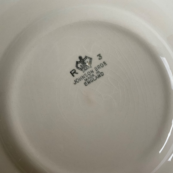 California by Johnson Brothers Vintage 7-3/4” Salad Plate Pink - Picture 8 of 12